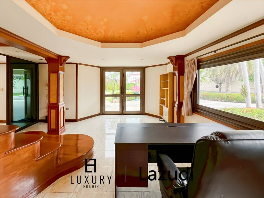 Exclusive 4 Bedroom Villa on 1 Rai Plot Just Steps from Soi 94