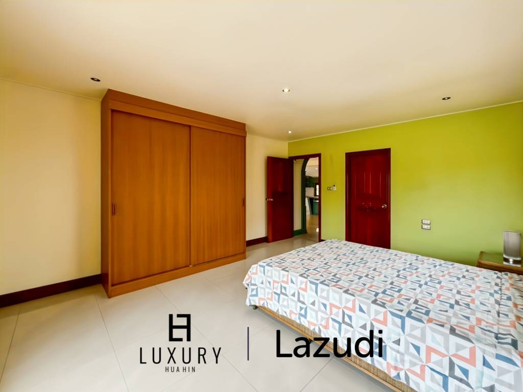 Exclusive 4 Bedroom Villa on 1 Rai Plot Just Steps from Soi 94