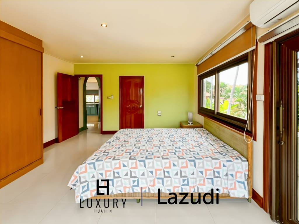 Exclusive 4 Bedroom Villa on 1 Rai Plot Just Steps from Soi 94