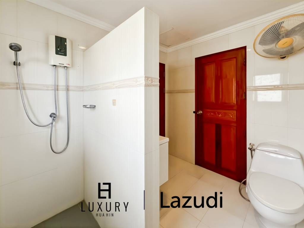 Exclusive 4 Bedroom Villa on 1 Rai Plot Just Steps from Soi 94