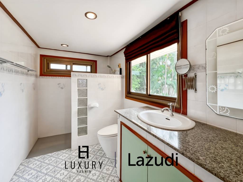 Exclusive 4 Bedroom Villa on 1 Rai Plot Just Steps from Soi 94