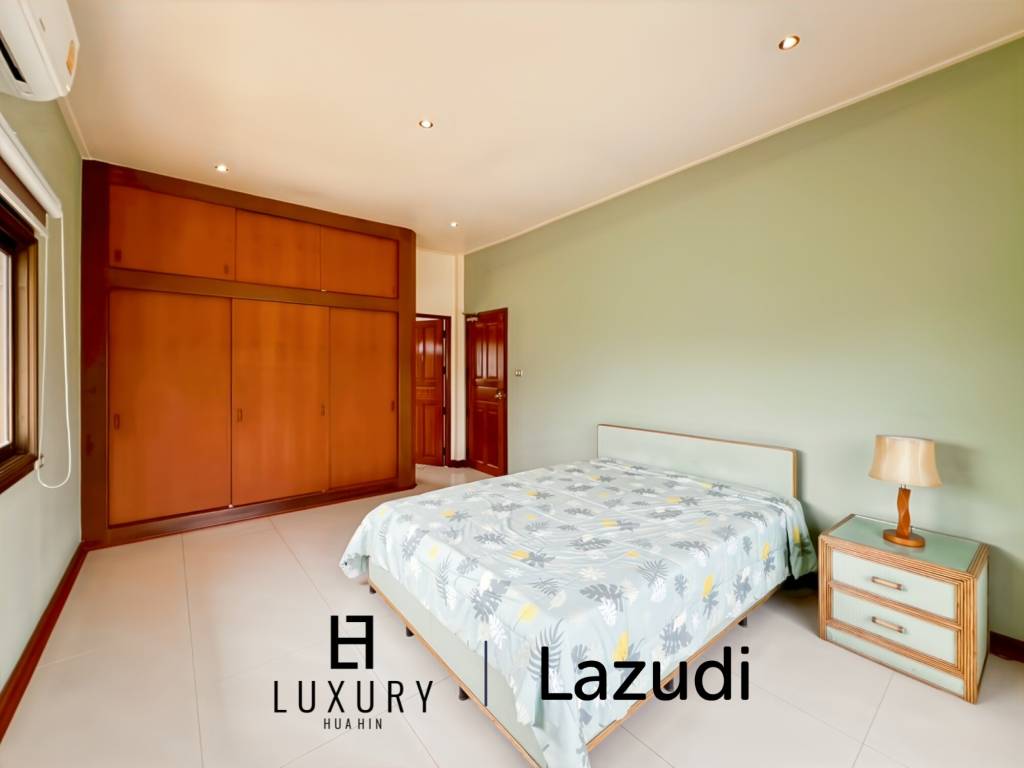 Exclusive 4 Bedroom Villa on 1 Rai Plot Just Steps from Soi 94