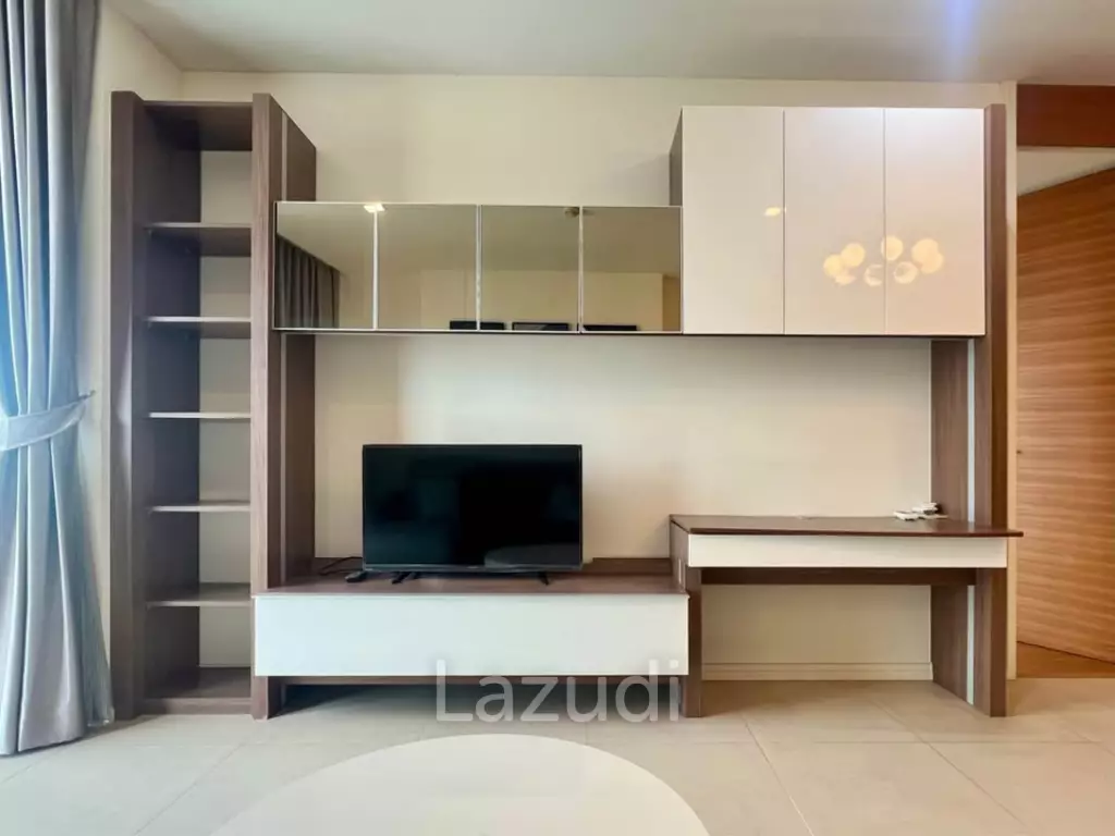 1 Bedroom 1 Bathroom 69 Sq.m The River Condominium