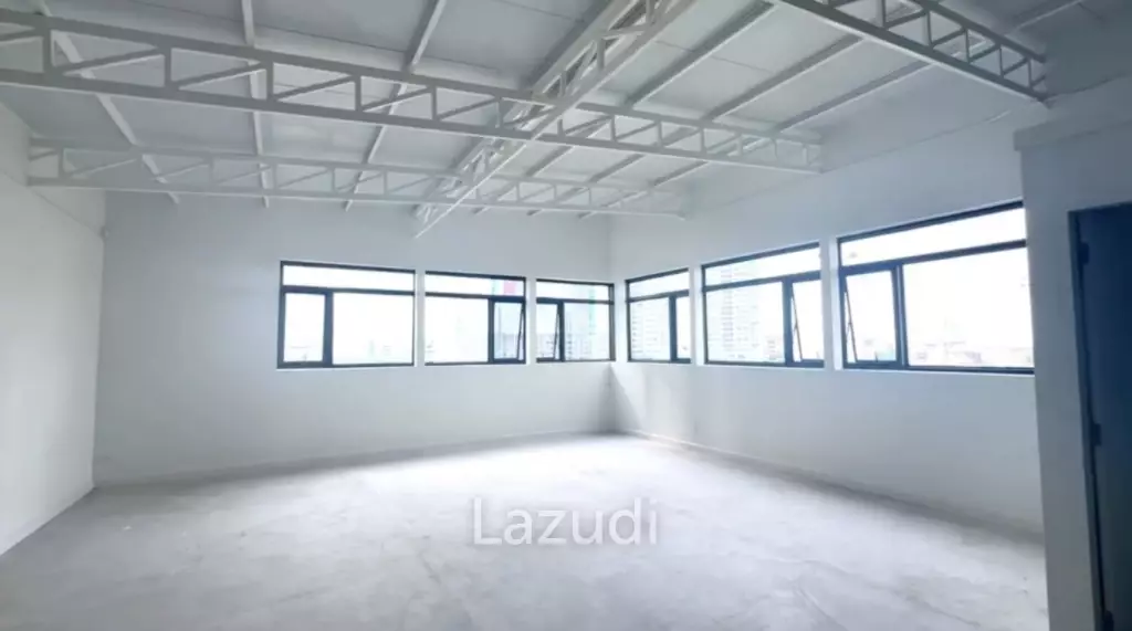 Modern Office Space in Thung Maha Mek Sathon Bangkok