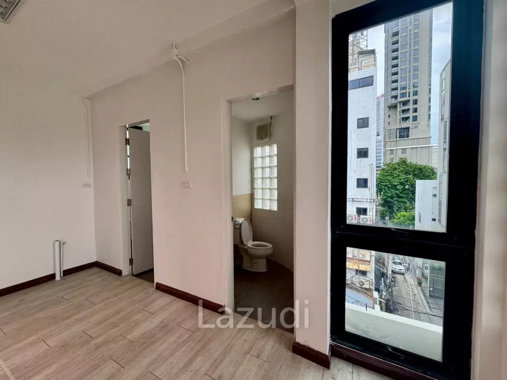 Prime Office Space in Thung Maha Mek Sathon Bangkok