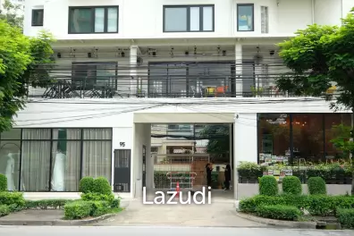 Modern Retail Space in Thung Maha Mek, Sathon