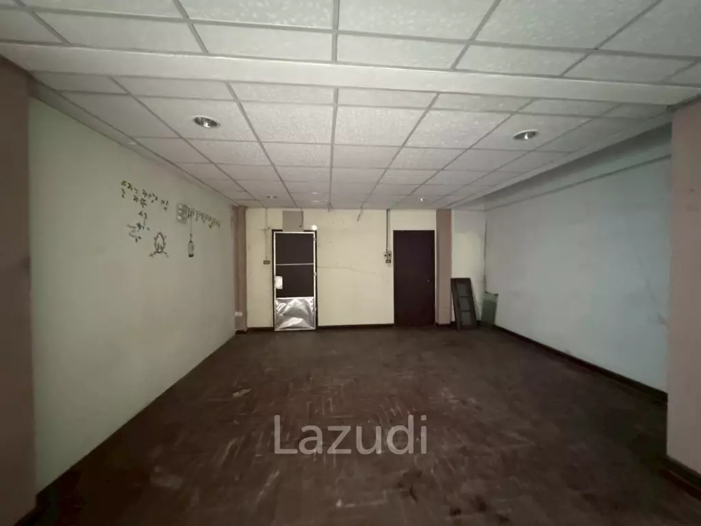 Spacious 5-Storey Building Sathorn