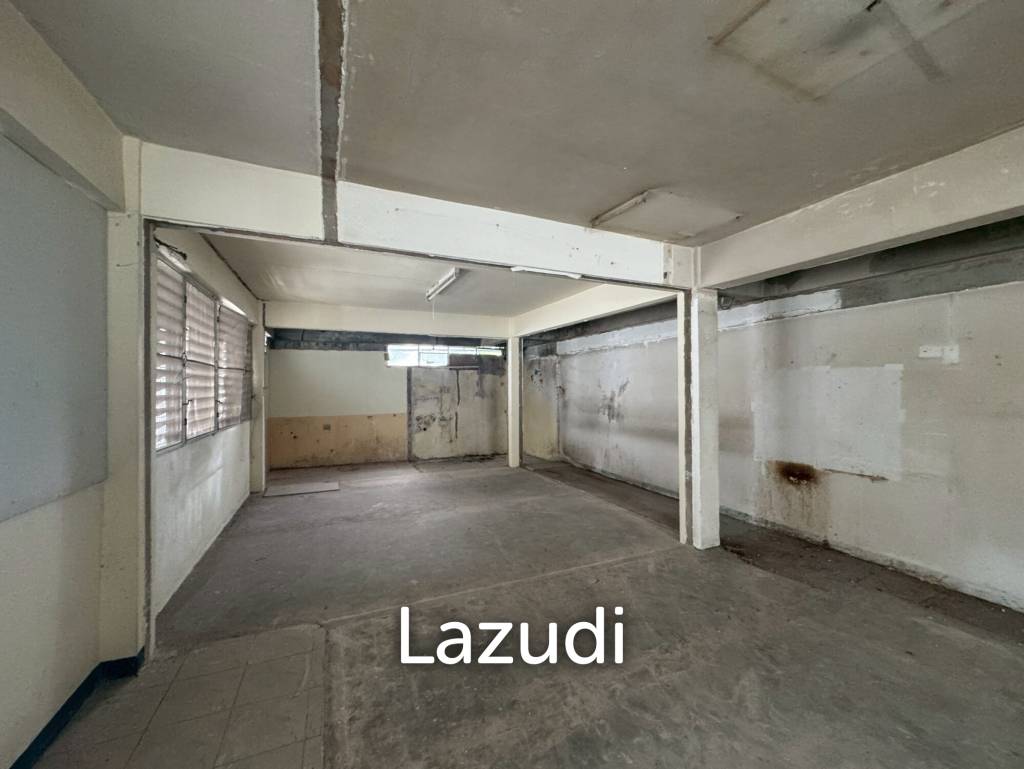 Spacious 5-Storey Building Sathorn