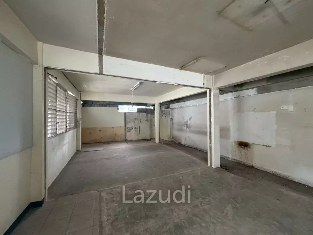 Spacious 5-Storey Building Sathorn