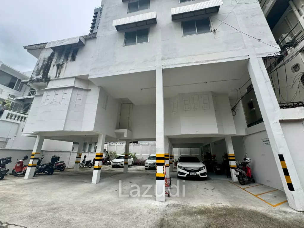 Spacious 5-Storey Building Sathorn