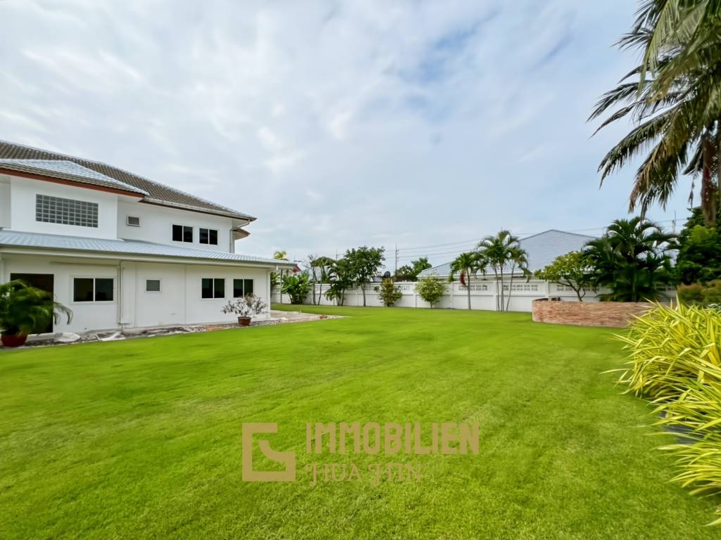 im Herzen von Hua Hin / 1.600 qm Grundstück / 5 Schlafzimmer