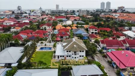 im Herzen von Hua Hin / 1.600 qm Grundstück / 5 Schlafzimmer