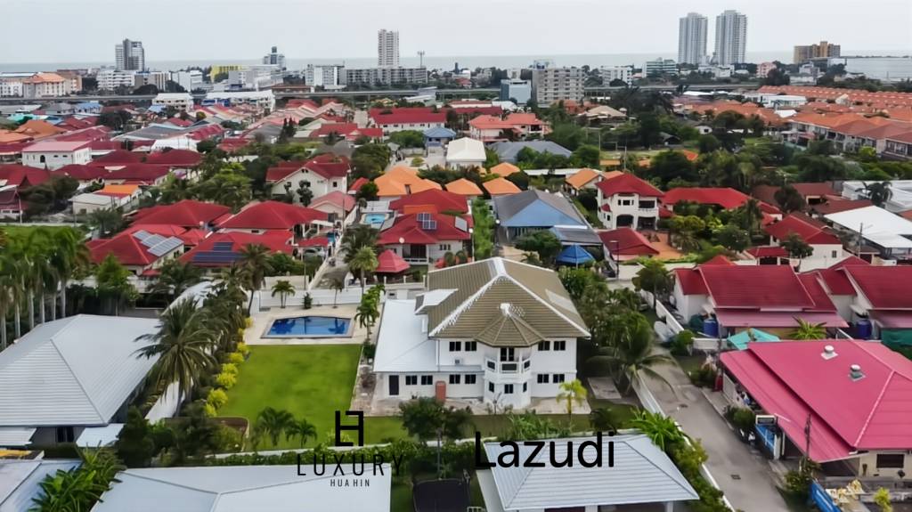 В самом сердце Хуа Хина / участок 1600 кв. м / 5 спален