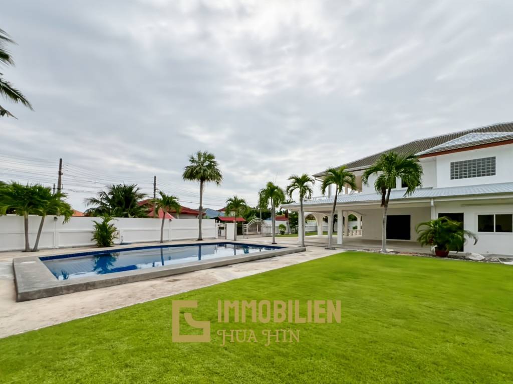 im Herzen von Hua Hin / 1.600 qm Grundstück / 5 Schlafzimmer