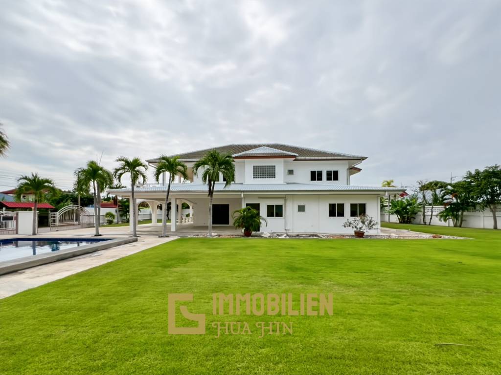 im Herzen von Hua Hin / 1.600 qm Grundstück / 5 Schlafzimmer