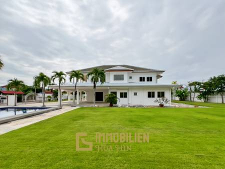 im Herzen von Hua Hin / 1.600 qm Grundstück / 5 Schlafzimmer