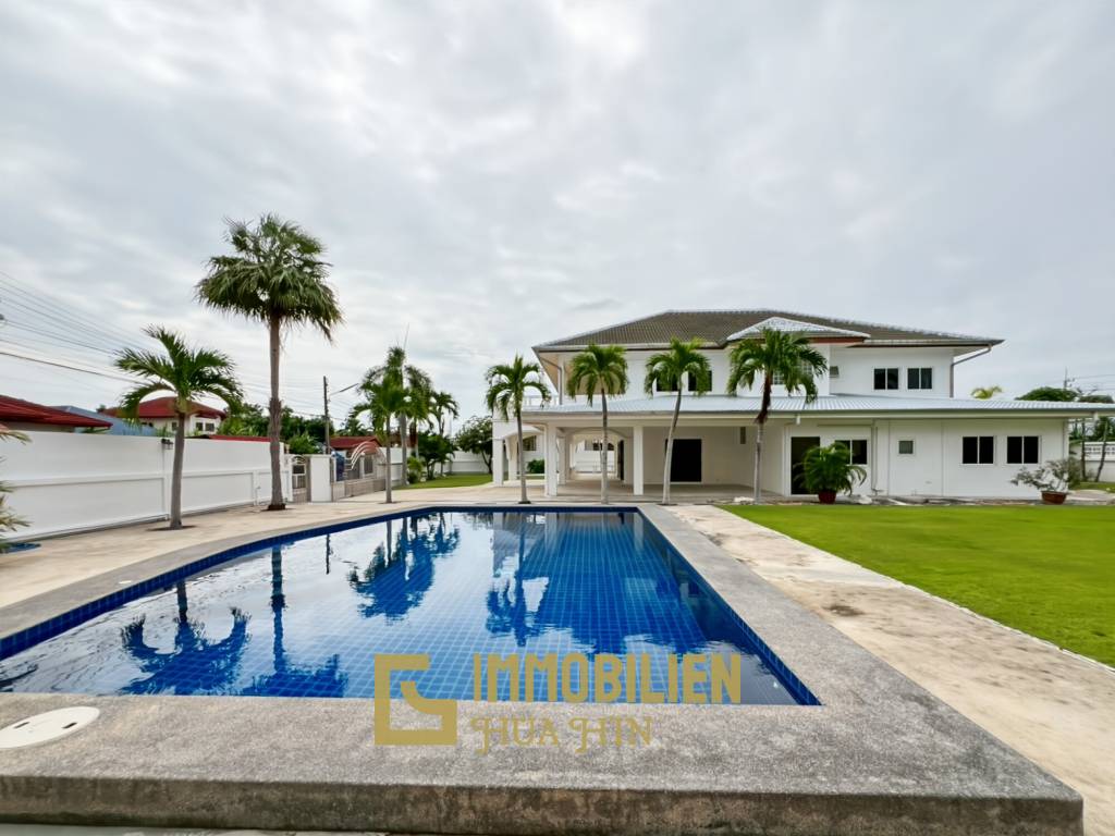 im Herzen von Hua Hin / 1.600 qm Grundstück / 5 Schlafzimmer