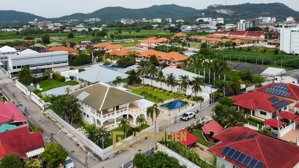 im Herzen von Hua Hin / 1.600 qm Grundstück / 5 Schlafzimmer