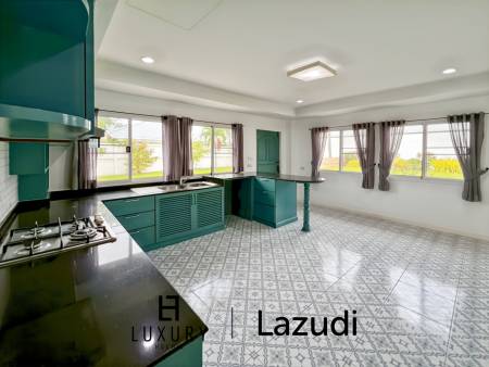 В самом сердце Хуа Хина / участок 1600 кв. м / 5 спален