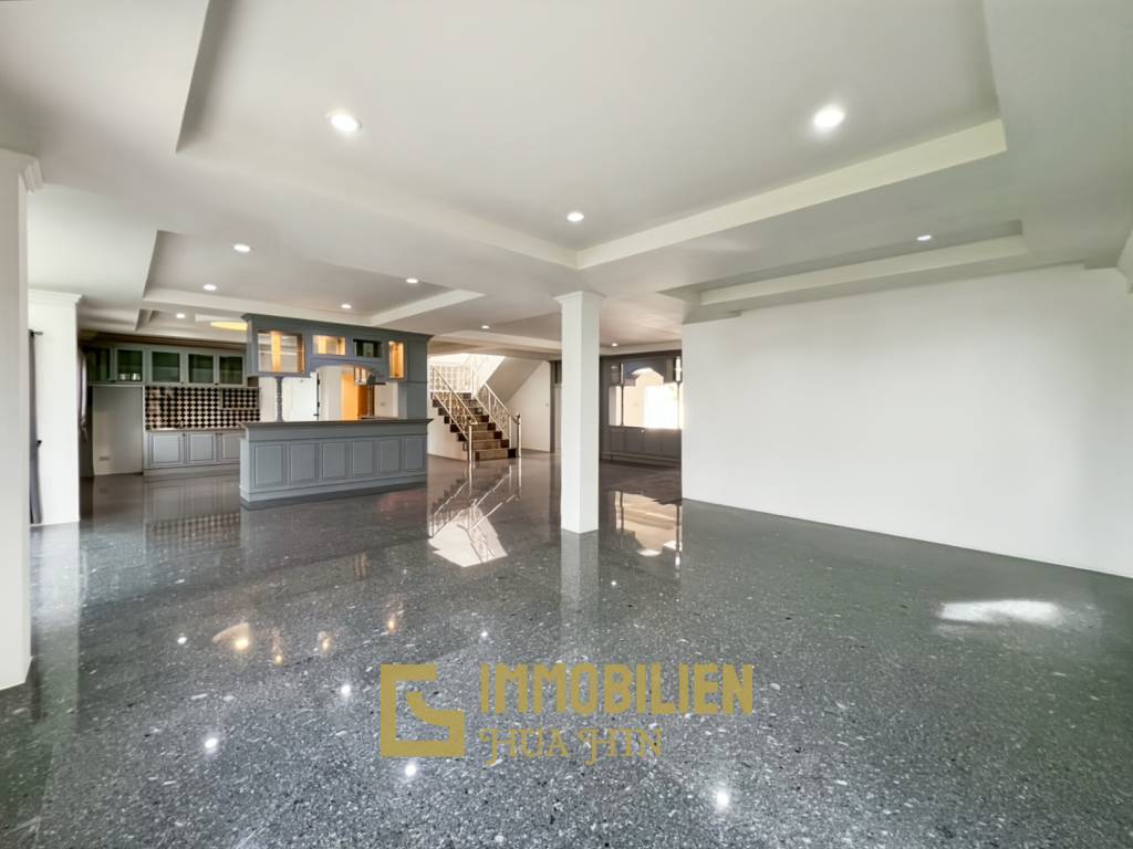 im Herzen von Hua Hin / 1.600 qm Grundstück / 5 Schlafzimmer