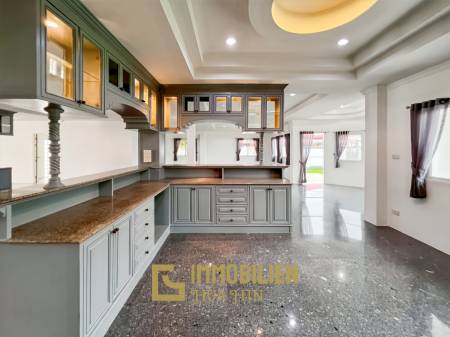 im Herzen von Hua Hin / 1.600 qm Grundstück / 5 Schlafzimmer