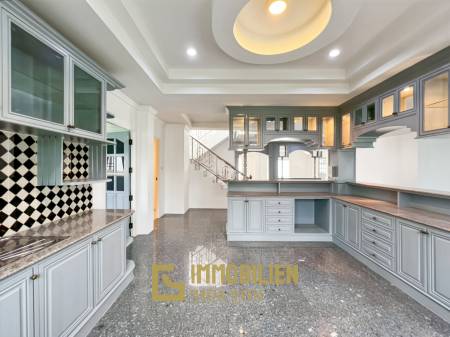 im Herzen von Hua Hin / 1.600 qm Grundstück / 5 Schlafzimmer