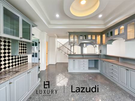 В самом сердце Хуа Хина / участок 1600 кв. м / 5 спален