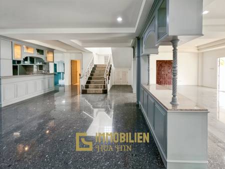 im Herzen von Hua Hin / 1.600 qm Grundstück / 5 Schlafzimmer