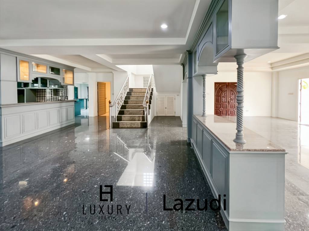 В самом сердце Хуа Хина / участок 1600 кв. м / 5 спален