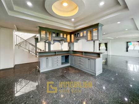 im Herzen von Hua Hin / 1.600 qm Grundstück / 5 Schlafzimmer