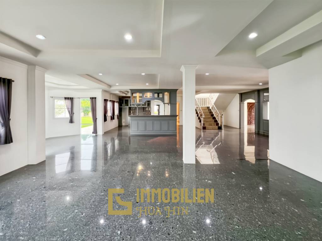 im Herzen von Hua Hin / 1.600 qm Grundstück / 5 Schlafzimmer