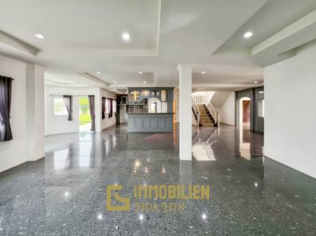 im Herzen von Hua Hin / 1.600 qm Grundstück / 5 Schlafzimmer