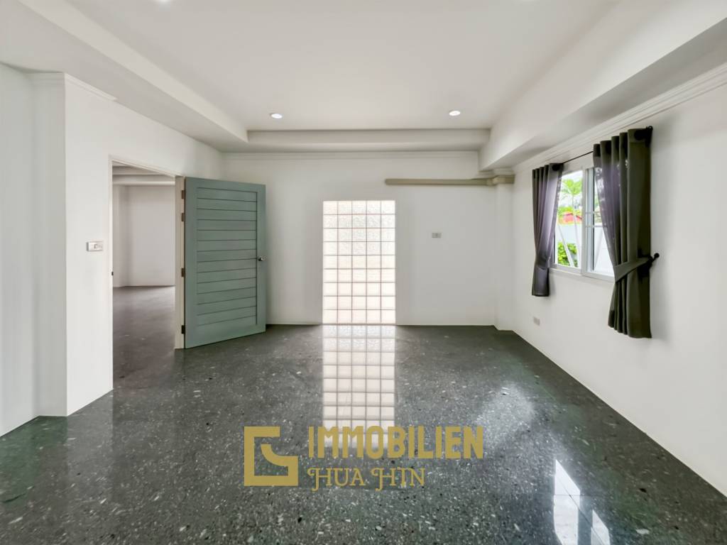 im Herzen von Hua Hin / 1.600 qm Grundstück / 5 Schlafzimmer