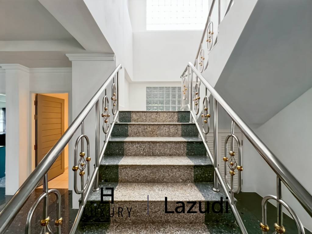 В самом сердце Хуа Хина / участок 1600 кв. м / 5 спален