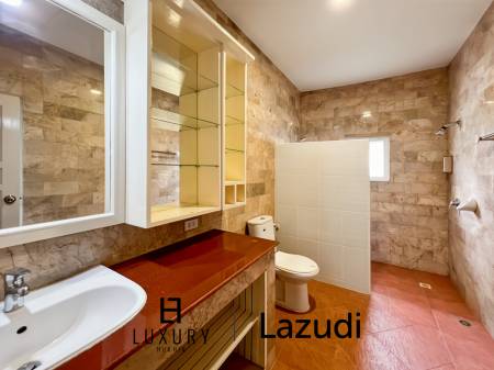 В самом сердце Хуа Хина / участок 1600 кв. м / 5 спален