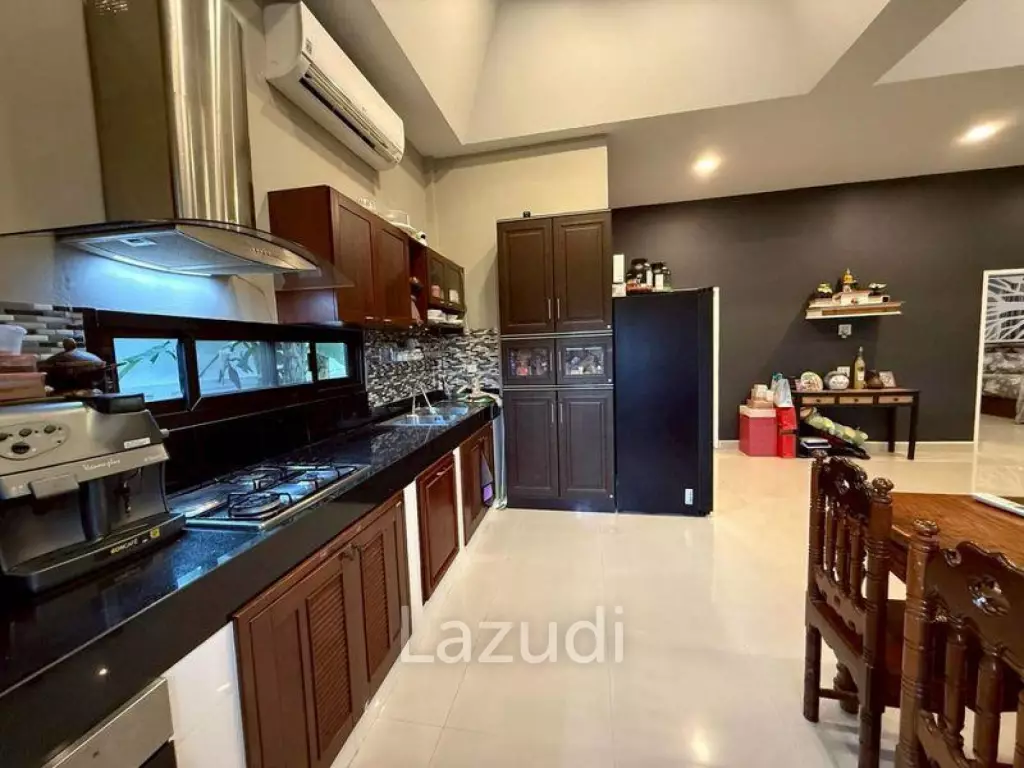 3 Bed 2 Bath 200 SQ.M. Eakmongkol Village 1