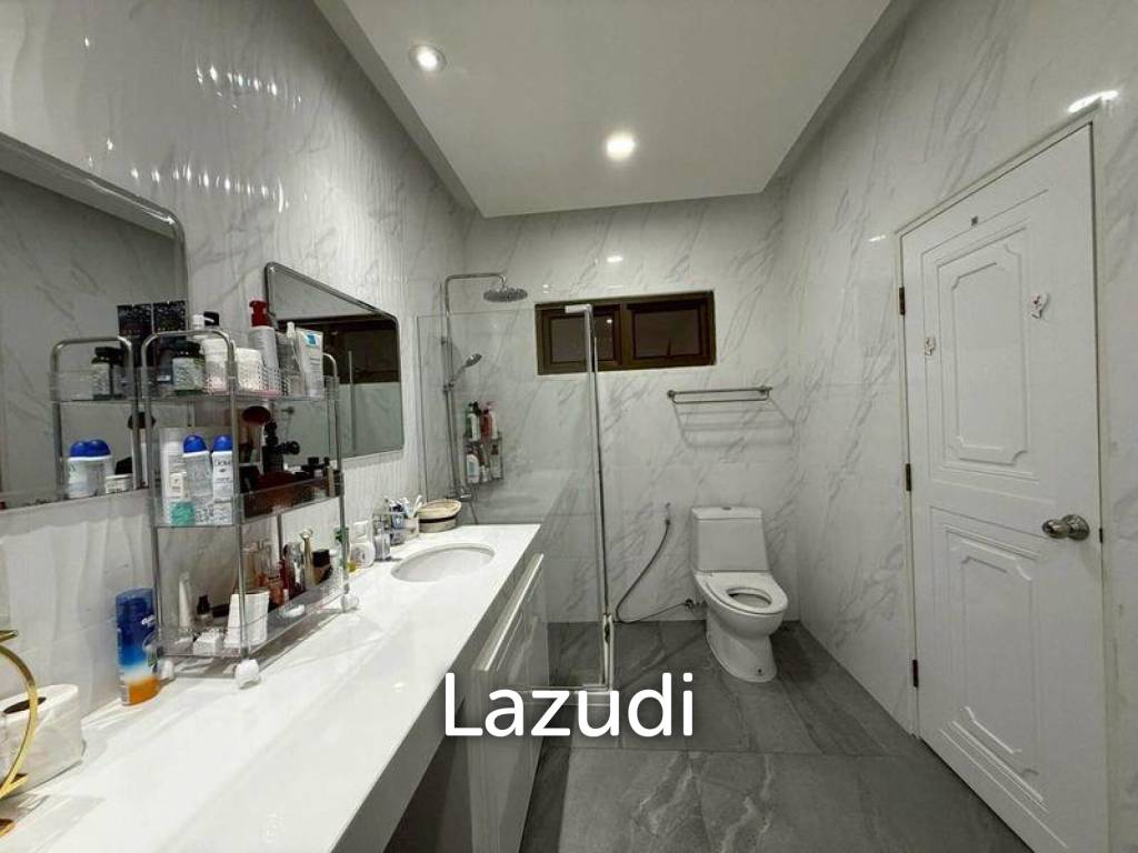 3 Bed 2 Bath 200 SQ.M. Eakmongkol Village 1