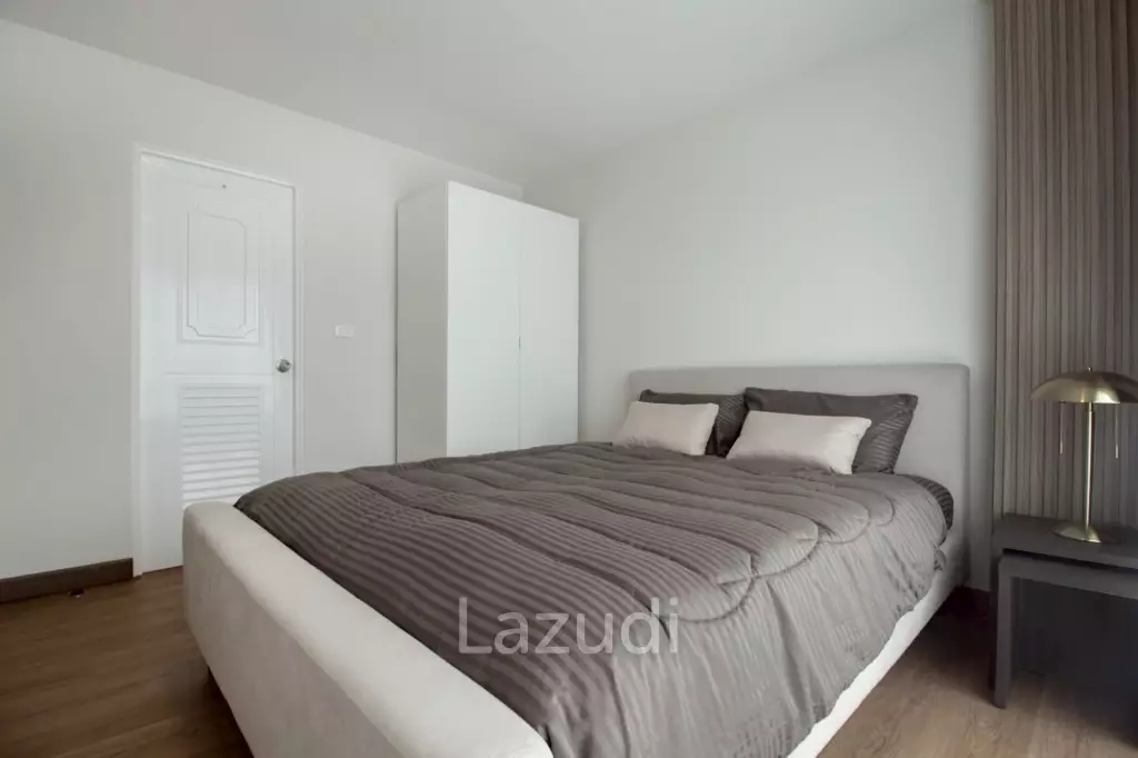 Stylish 2-Bed Condo with Mountain Views in Hua Hin