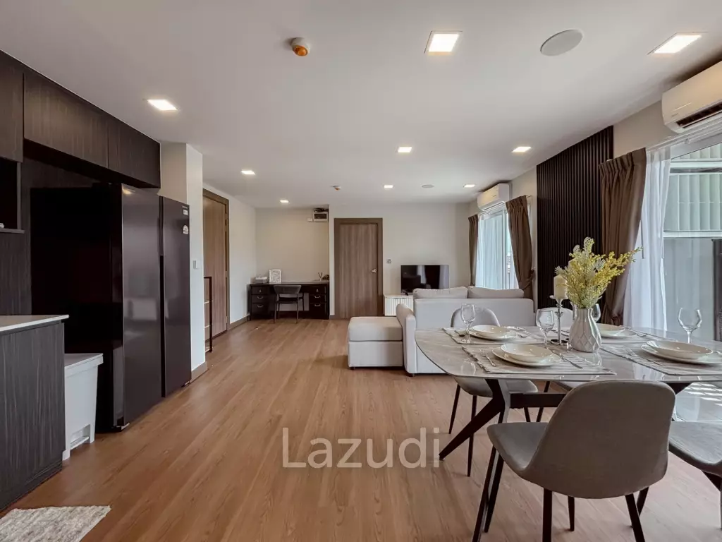 Stylish 2-Bed Condo with Mountain Views in Hua Hin