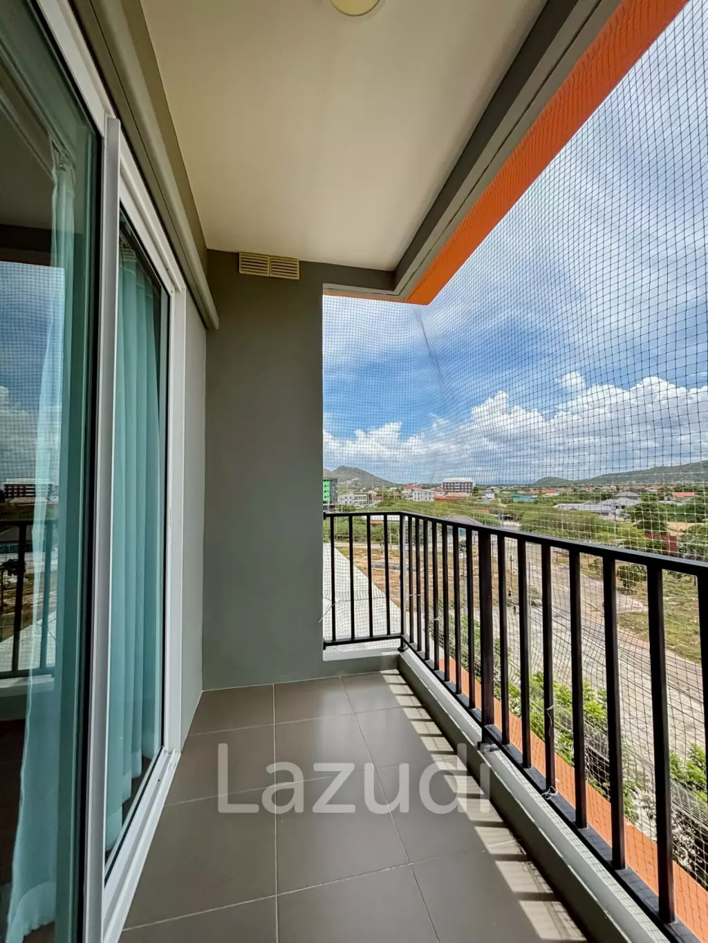Stylish 2-Bed Condo with Mountain Views in Hua Hin