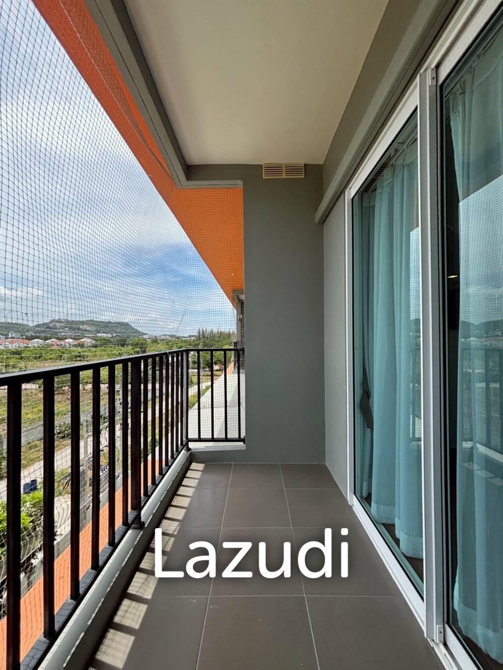 Stylish 2-Bed Condo with Mountain Views in Hua Hin