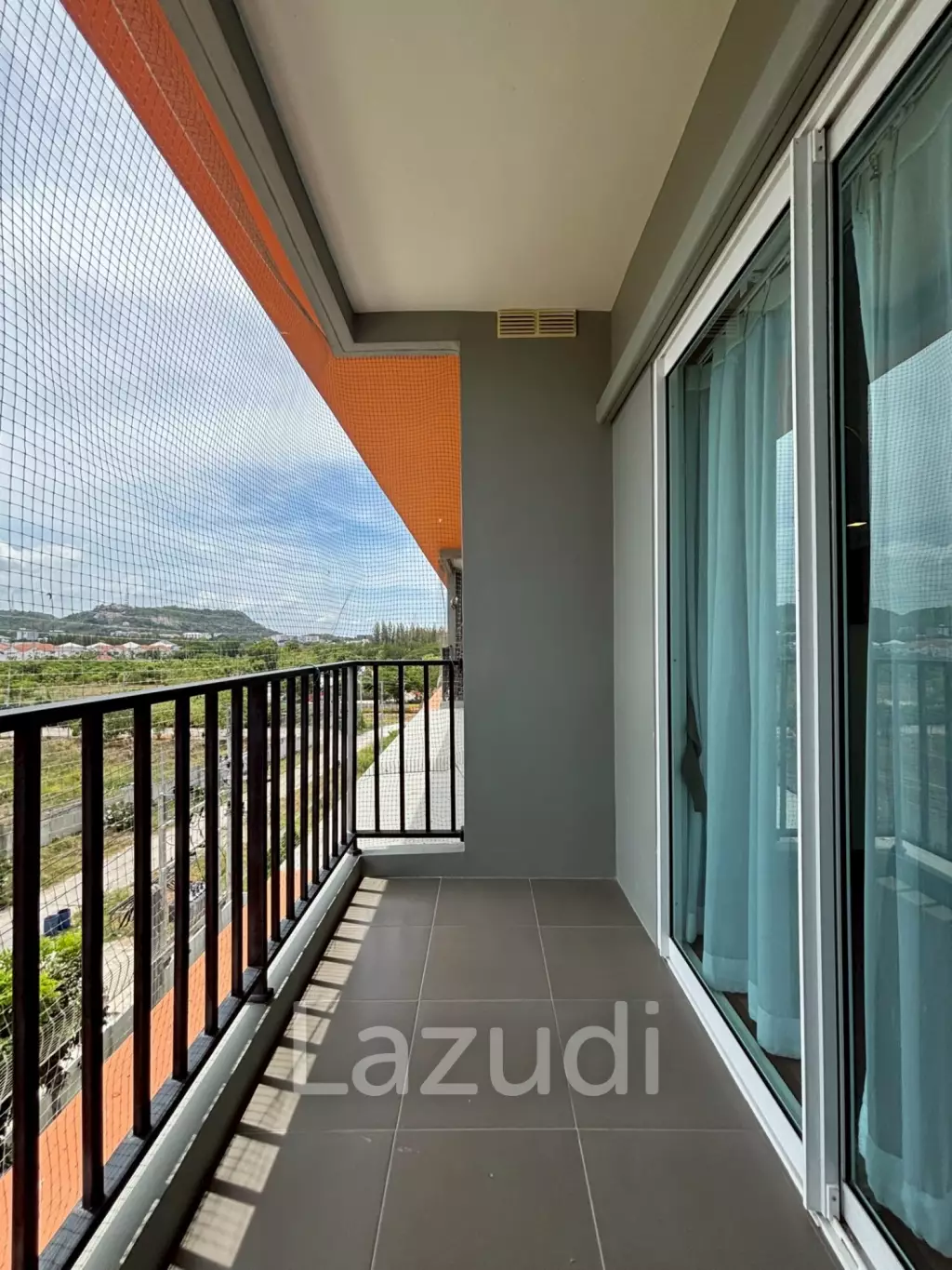 Stylish 2-Bed Condo with Mountain Views in Hua Hin