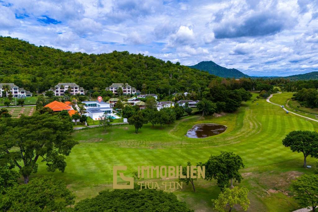 Golfplatz Lage / Einzugsbereit / 1.150 qm Grundstück / 320 qm Wohnfläche