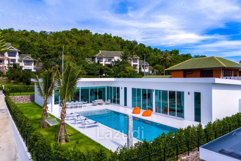 Palm Hills: Exclusive 4-Bed Golf Course Home on 1150 Sqm Plot