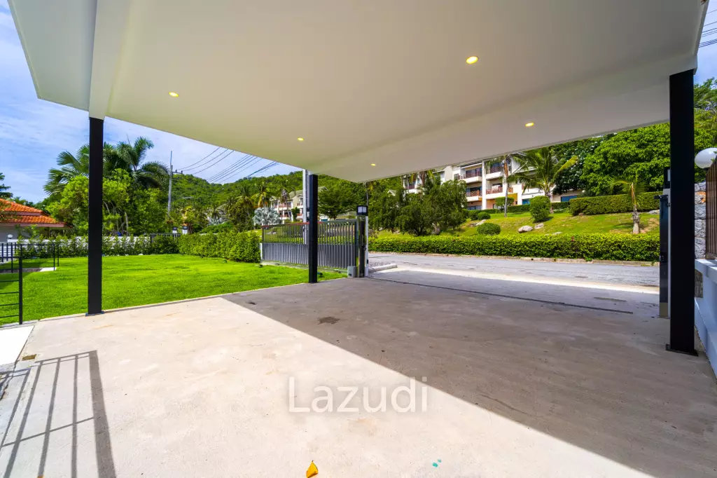 Palm Hills: Exclusive 4-Bed Golf Course Home on 1150 Sqm Plot