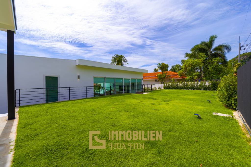 Golfplatz Lage / Einzugsbereit / 1.150 qm Grundstück / 320 qm Wohnfläche