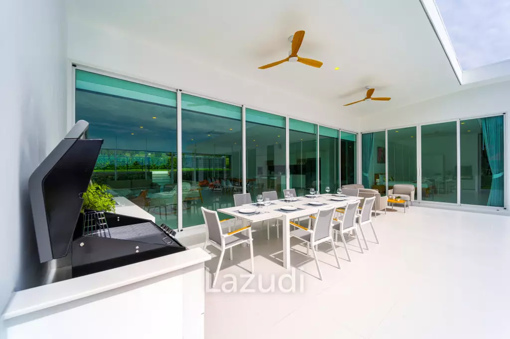Palm Hills: Exclusive 4-Bed Golf Course Home on 1150 Sqm Plot