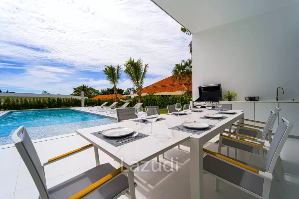 Palm Hills: Exclusive 4-Bed Golf Course Home on 1150 Sqm Plot