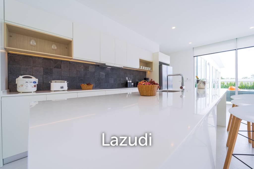 Palm Hills: Exclusive 4-Bed Golf Course Home on 1150 Sqm Plot