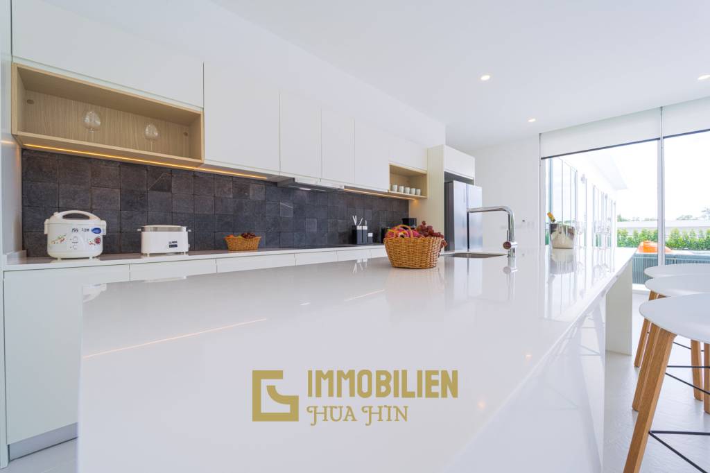 Golfplatz Lage / Einzugsbereit / 1.150 qm Grundstück / 320 qm Wohnfläche